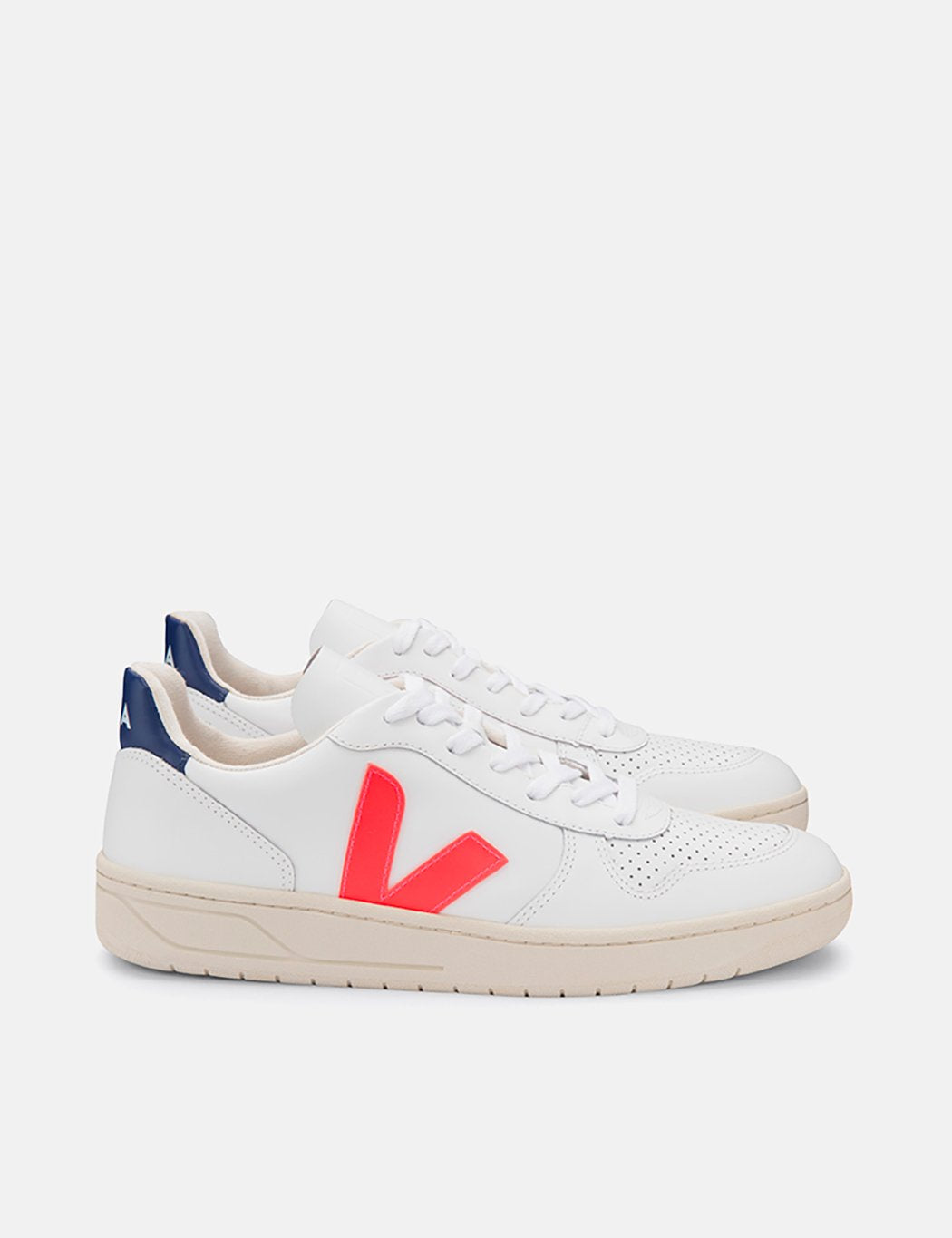 Veja v 10 orange shops